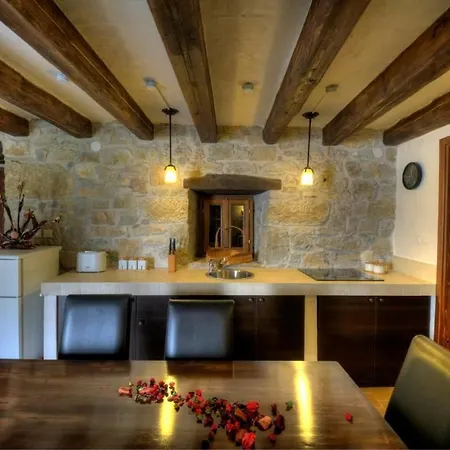 Stone House Dom wakacyjny *