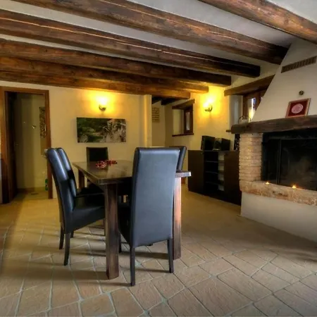 Dom wakacyjny Stone House *