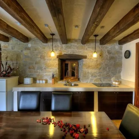 Holiday home Wunderschoenes In Mit Grill, Gemeinschaftlichem Pool Und Terrasse *