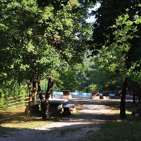 Σπίτι διακοπών Wunderschoenes In Mit Grill, Gemeinschaftlichem Pool Und Terrasse