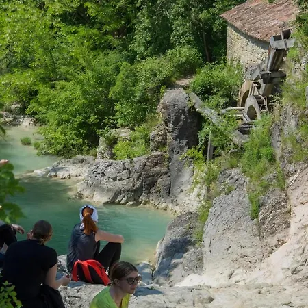 Σπίτι διακοπών Wunderschoenes In Mit Grill, Gemeinschaftlichem Pool Und Terrasse
